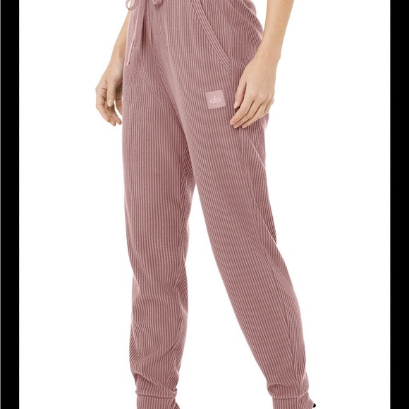 ALO Yoga Dusty Pink Ribbed Muse Sweatpants | Small | Woodrose | Great Condition - Picture 2 of 4